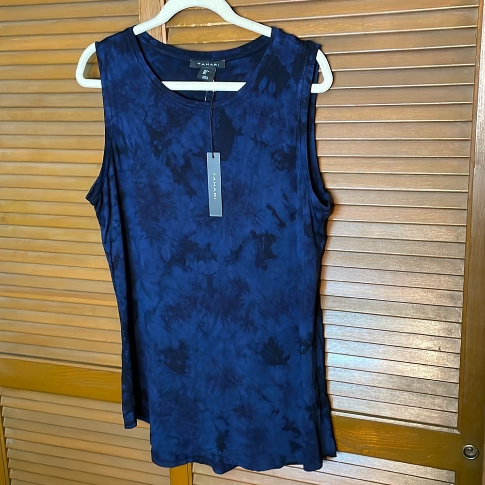 New Tahari Top